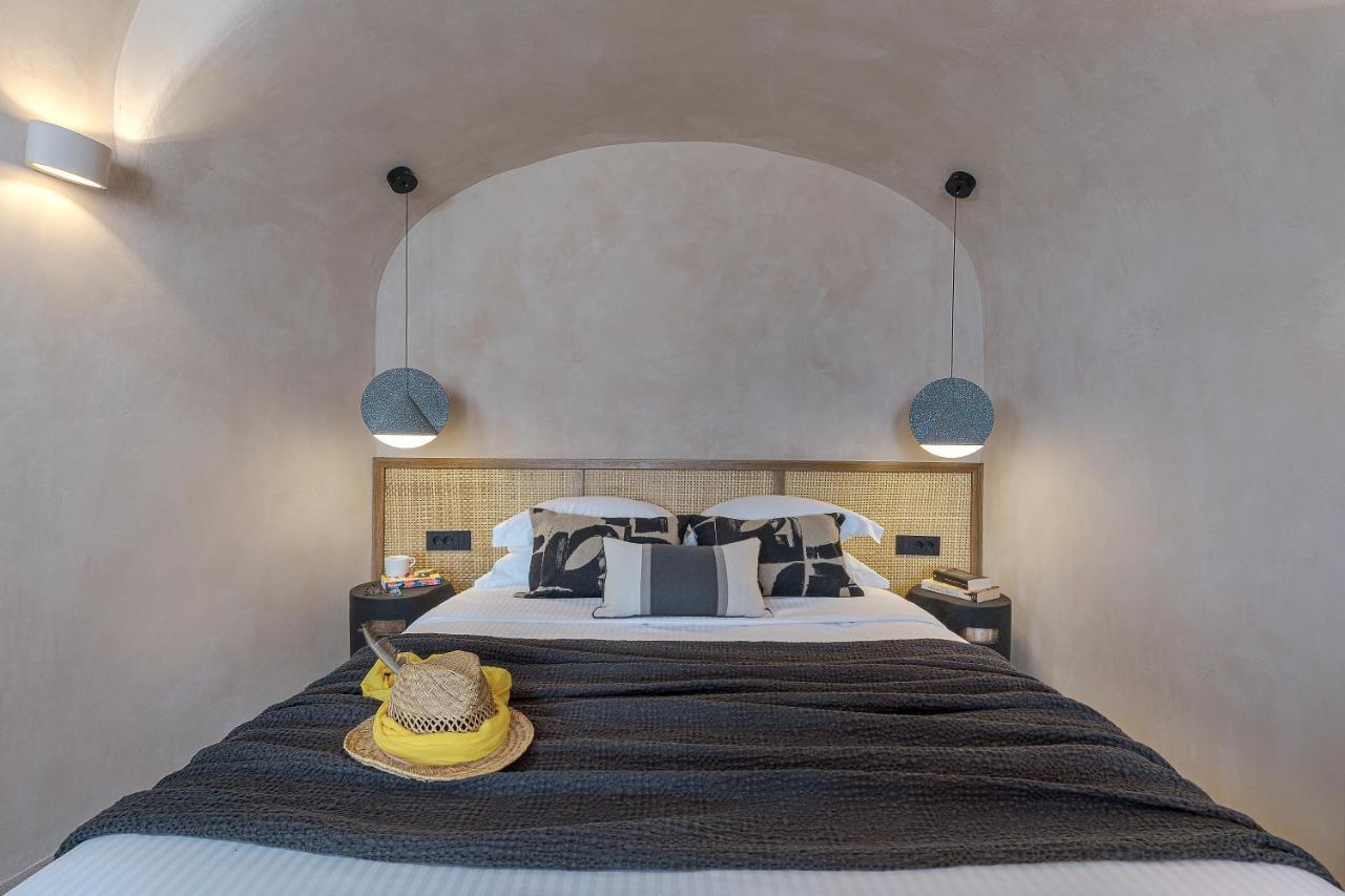 The Exotic Cave Suite Oía Exteriör bild